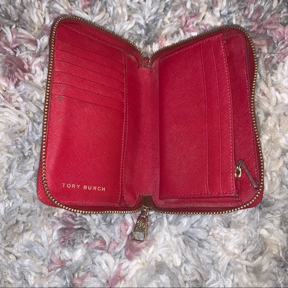 Tory Burch red Robinson wallet - Picture 4 of 6